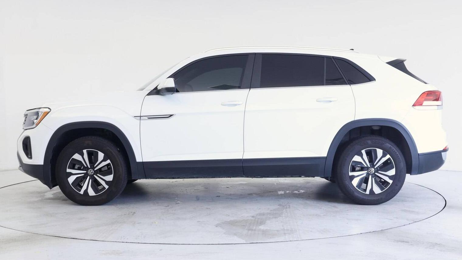 VOLKSWAGEN ATLAS CROSS SPORT 2024 1V2DE2CA8RC249367 image